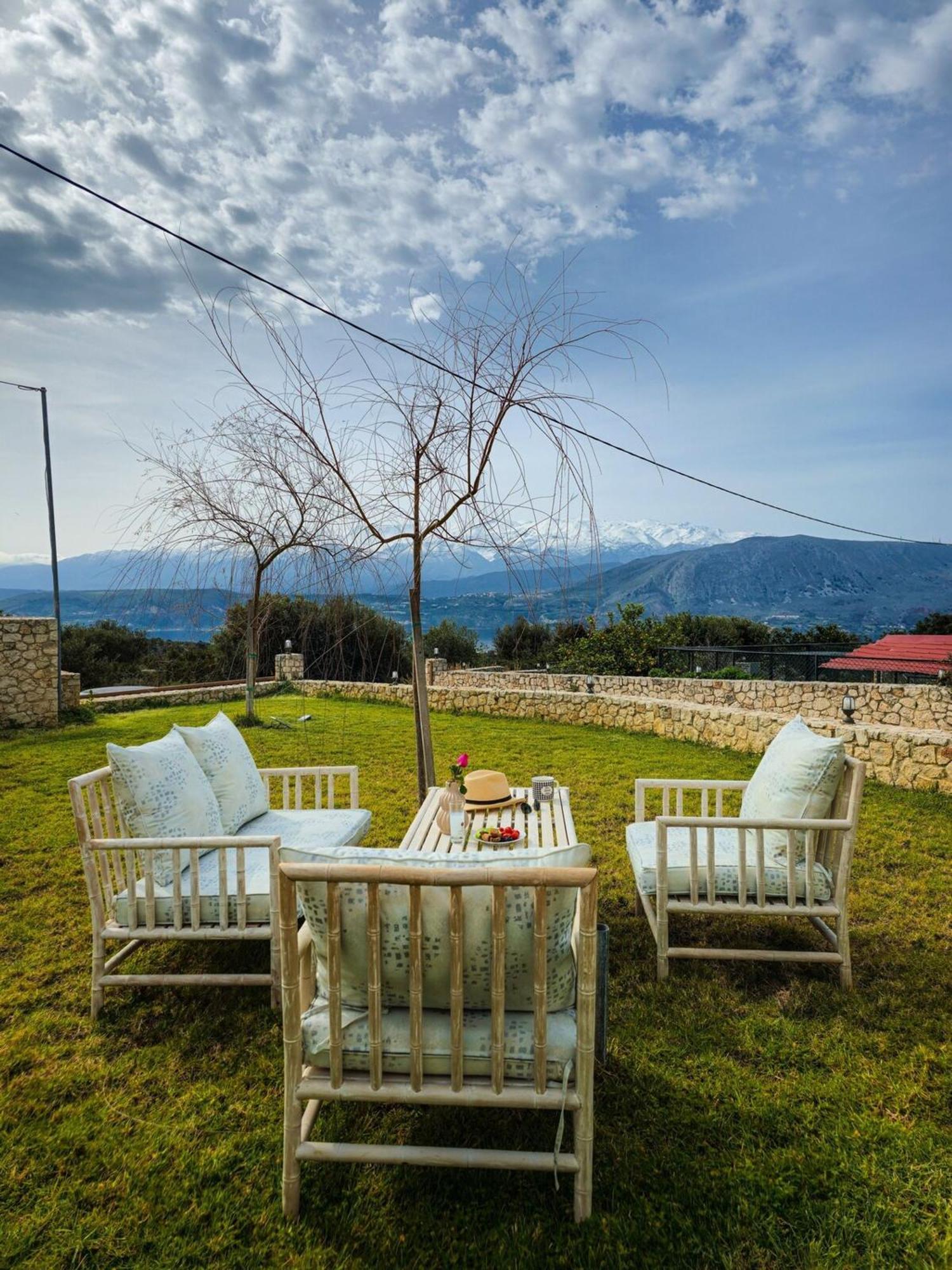 Villa Aitheras With Sea Views And Garden Stérnai Eksteriør bilde