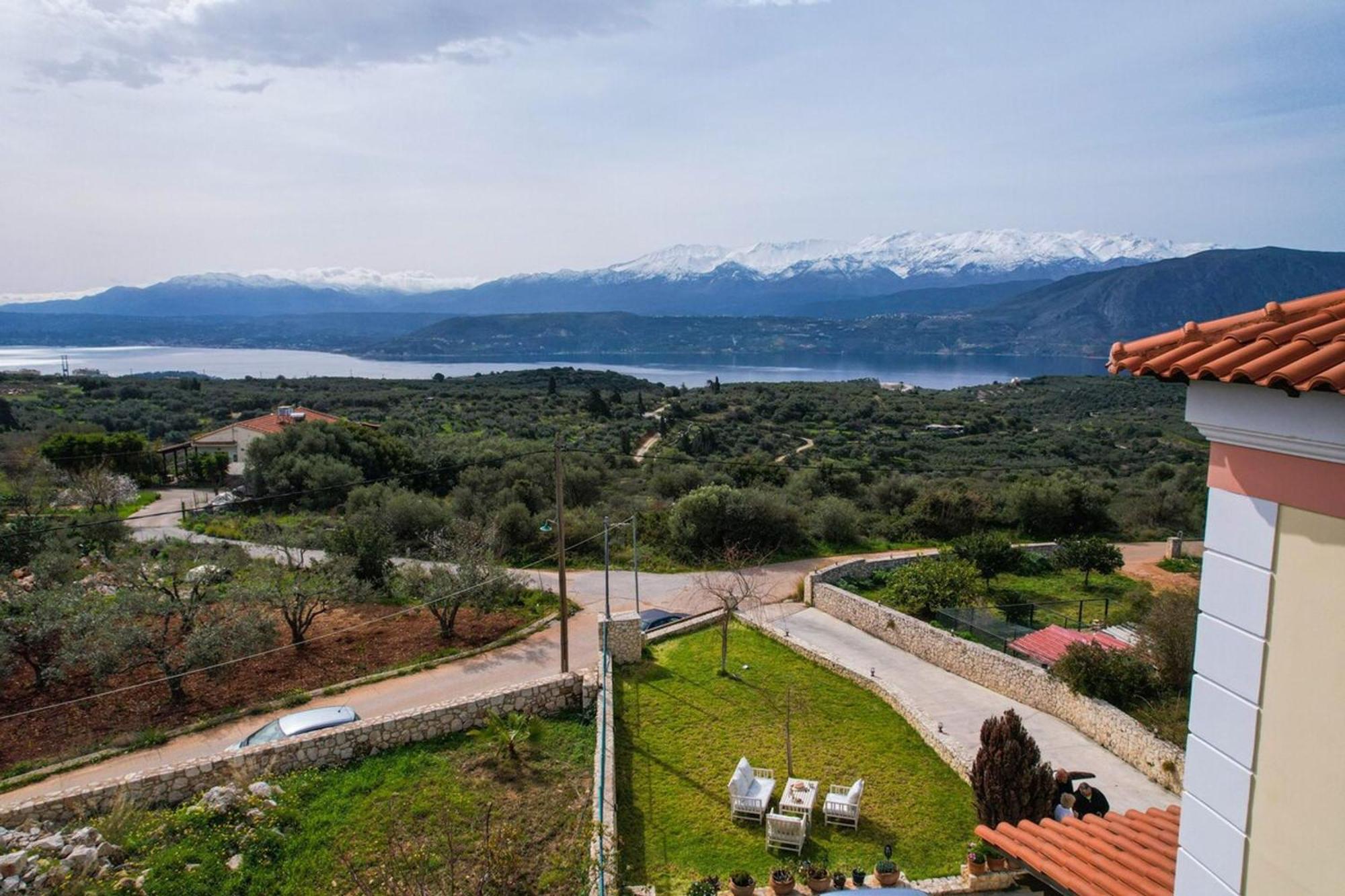 Villa Aitheras With Sea Views And Garden Stérnai Eksteriør bilde